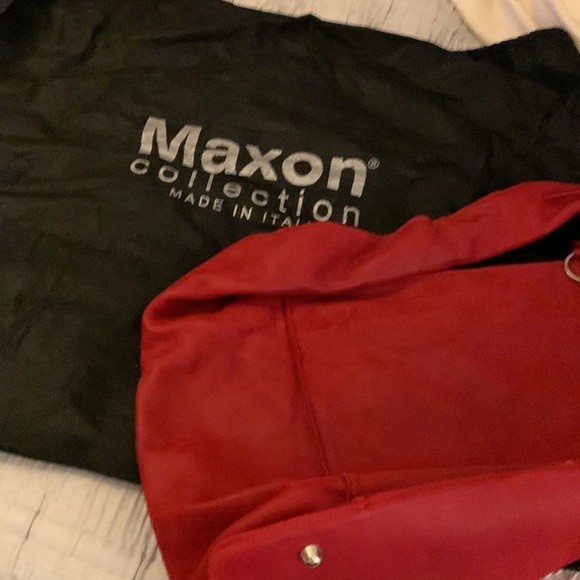 Maxon Collection Hobo Bag in Suede with tassel - Picture 13 of 17